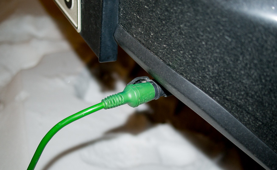 Car heating plug