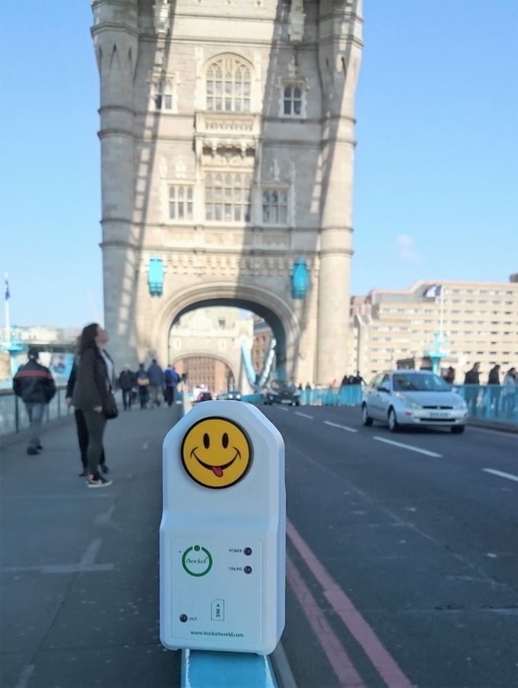 iSocket doing selfie on Tower Bridge