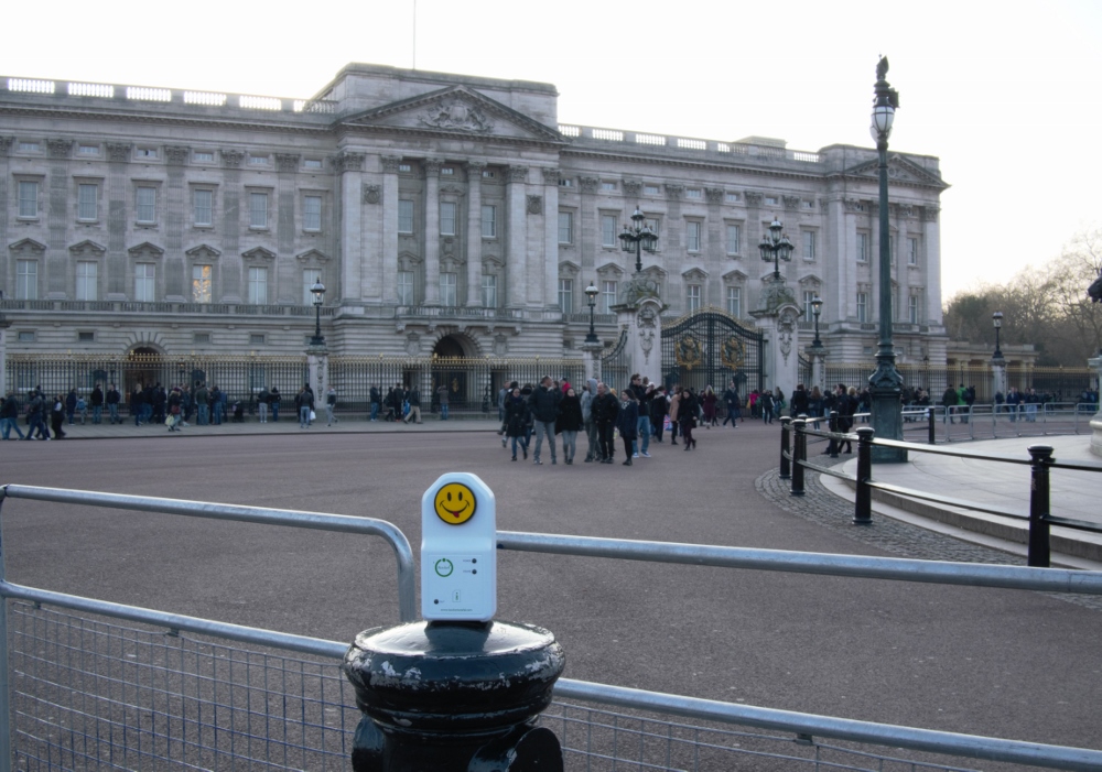 iSocket in front of Buckingham Palace